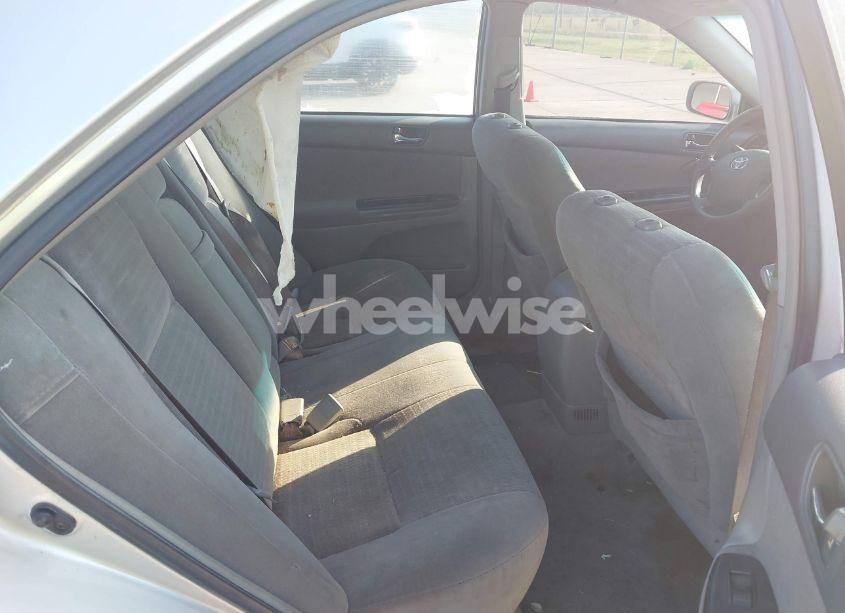 Photo 8 of 2005 Toyota Camry LE (VIN 4T1BE32K95U525869)