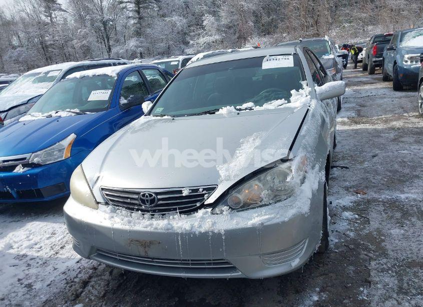 Photo 11 of 2005 Toyota Camry LE (VIN 4T1BE32K95U532370)