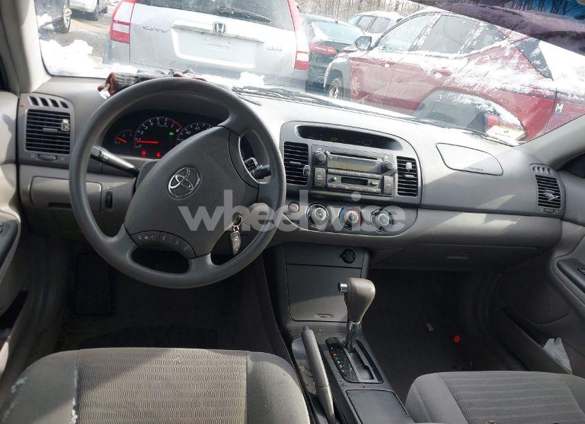 Photo 5 of 2005 Toyota Camry LE (VIN 4T1BE32K95U532370)