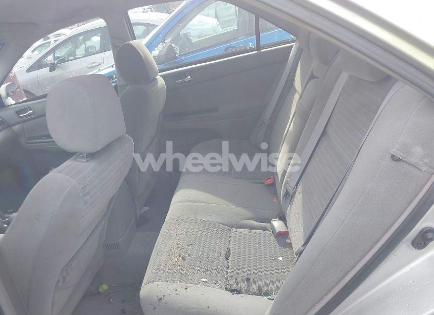 Photo 8 of 2005 Toyota Camry LE (VIN 4T1BE32K95U532370)
