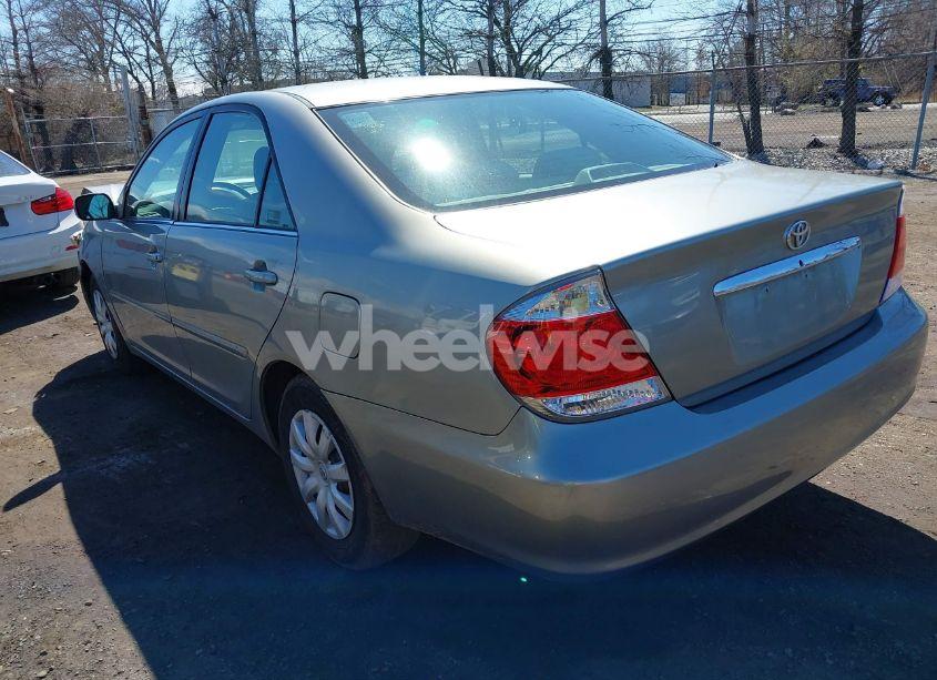 Photo 3 of 2005 Toyota Camry LE (VIN 4T1BE32K95U536077)