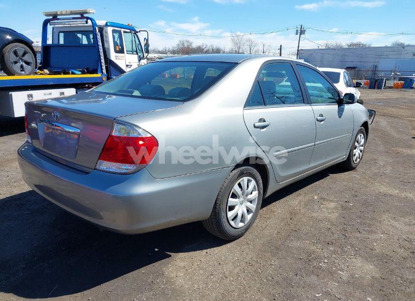 Photo 4 of 2005 Toyota Camry LE (VIN 4T1BE32K95U536077)