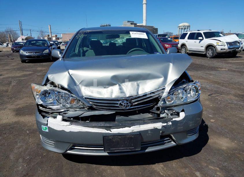 Photo 6 of 2005 Toyota Camry LE (VIN 4T1BE32K95U536077)