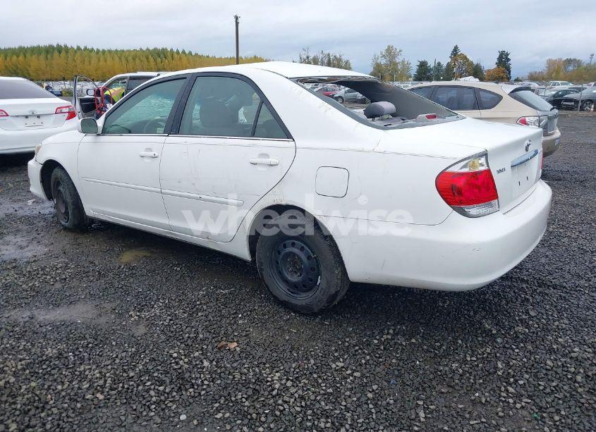 Photo 3 of 2005 Toyota Camry LE (VIN 4T1BE32K95U553445)