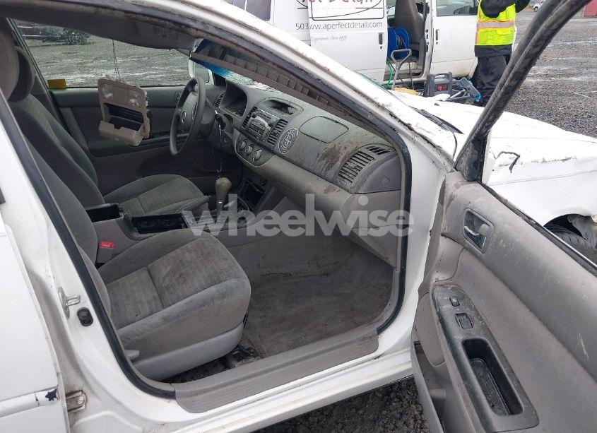 Photo 5 of 2005 Toyota Camry LE (VIN 4T1BE32K95U553445)