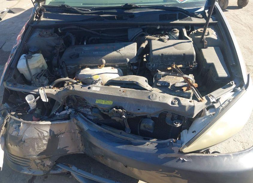 Photo 10 of 2005 Toyota Camry STD (VIN 4T1BE32K95U555082)