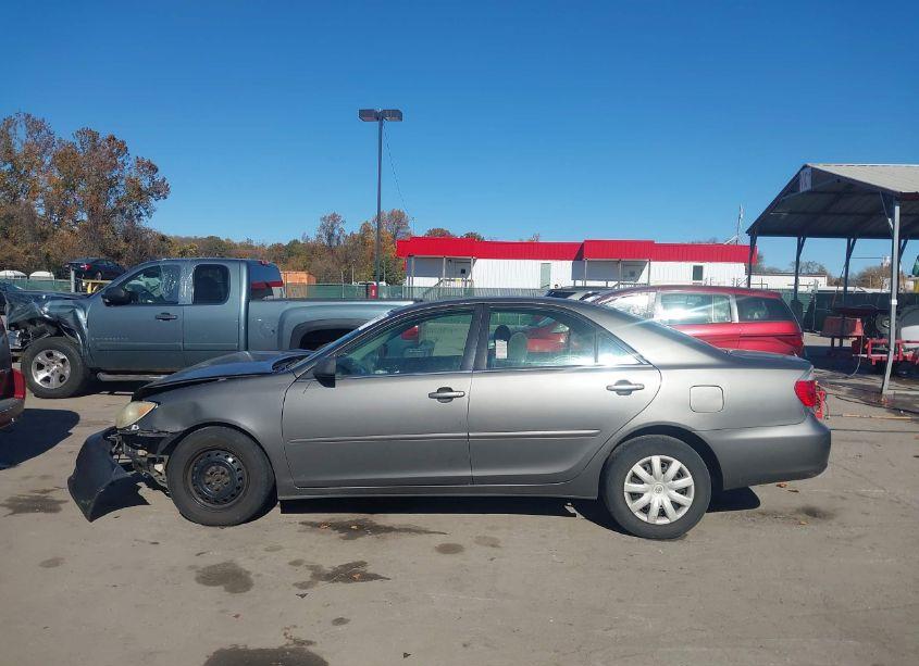 Photo 14 of 2005 Toyota Camry STD (VIN 4T1BE32K95U555082)