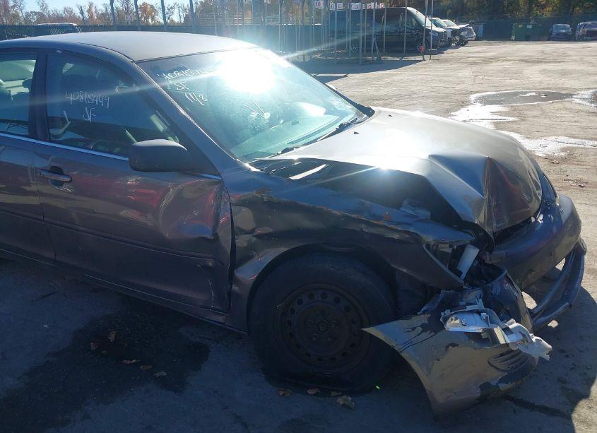 Photo 18 of 2005 Toyota Camry STD (VIN 4T1BE32K95U555082)