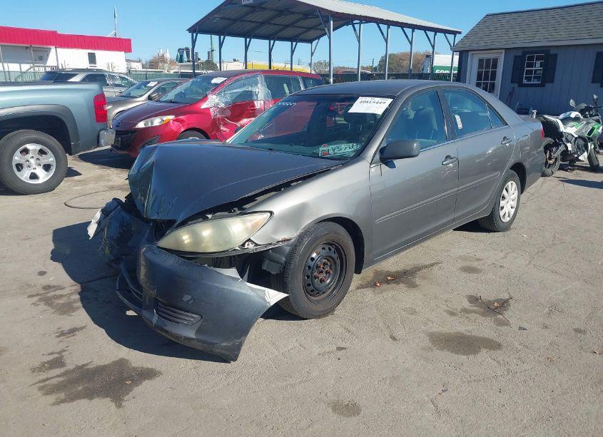 Photo 2 of 2005 Toyota Camry STD (VIN 4T1BE32K95U555082)