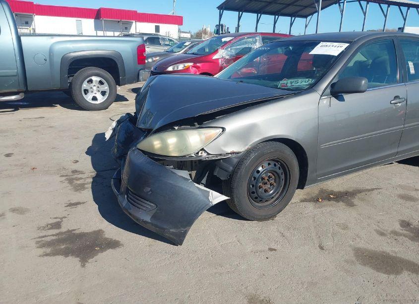 Photo 6 of 2005 Toyota Camry STD (VIN 4T1BE32K95U555082)
