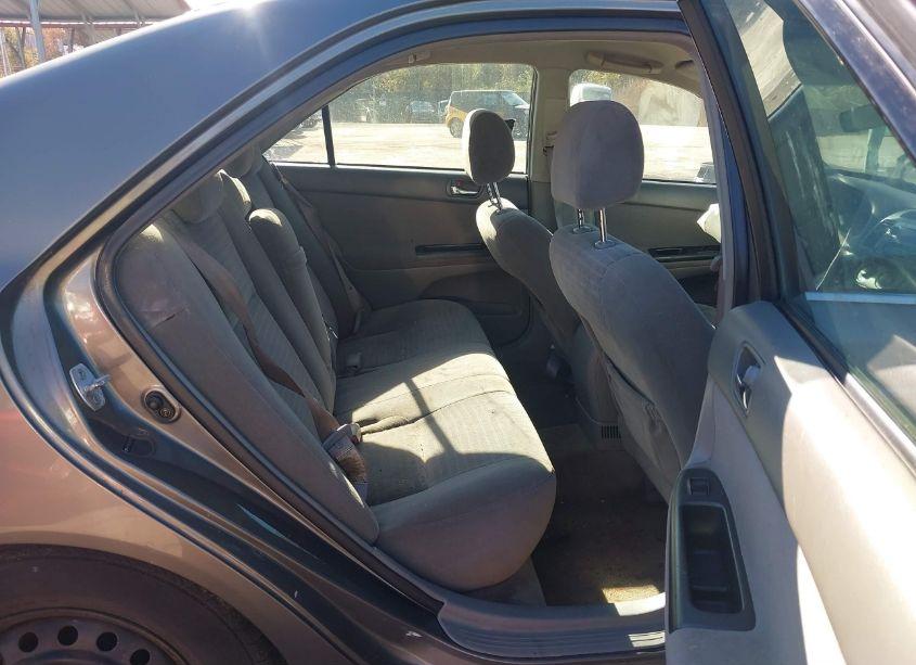 Photo 8 of 2005 Toyota Camry STD (VIN 4T1BE32K95U555082)