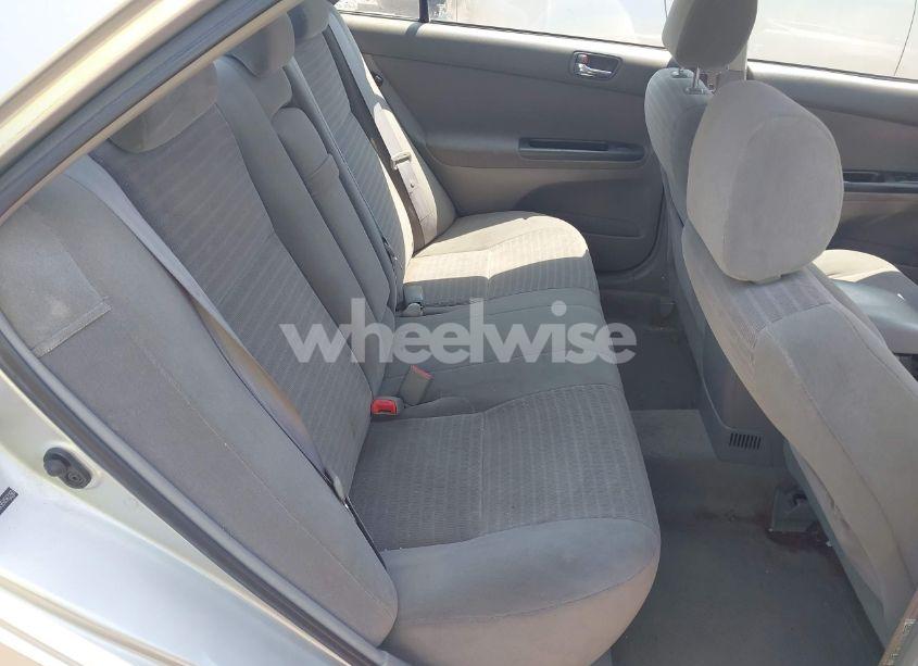 Photo 8 of 2005 Toyota Camry LE (VIN 4T1BE32K95U563280)