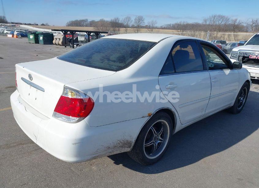Photo 4 of 2005 Toyota Camry LE (VIN 4T1BE32K95U609058)
