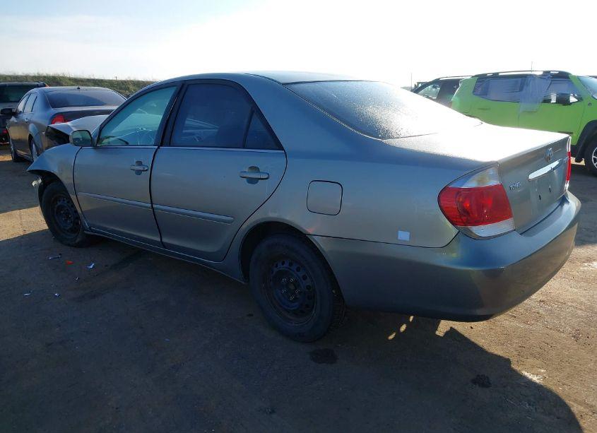 Photo 3 of 2005 Toyota Camry LE (VIN 4T1BE32K95U621212)