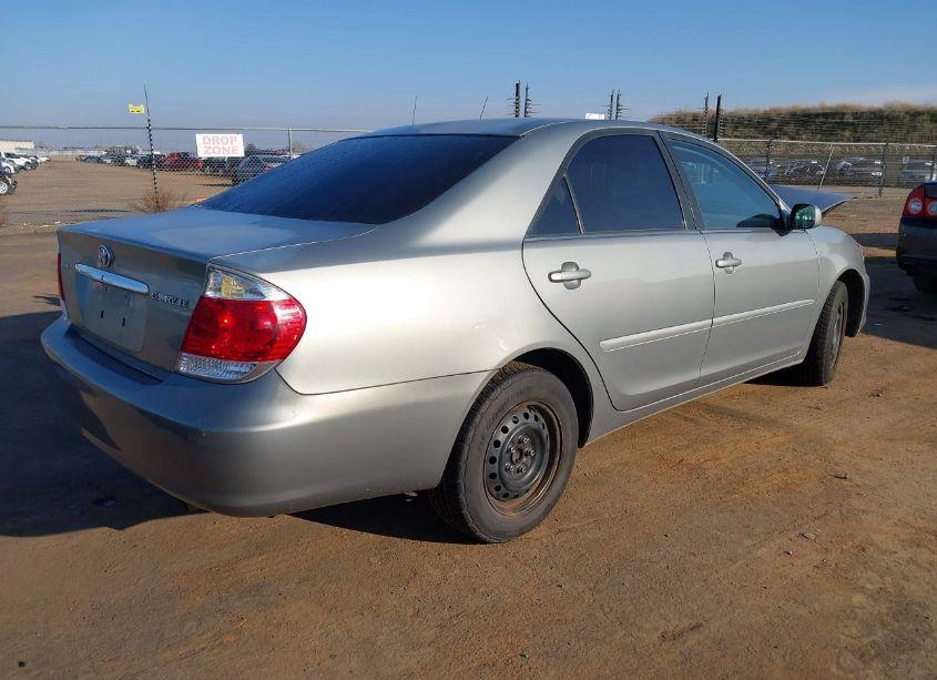 Photo 4 of 2005 Toyota Camry LE (VIN 4T1BE32K95U621212)
