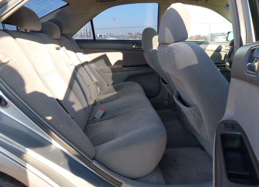 Photo 8 of 2005 Toyota Camry LE (VIN 4T1BE32K95U621212)