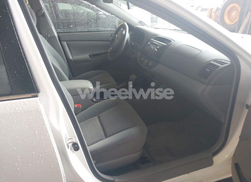 Photo 5 of 2005 Toyota Camry LE (VIN 4T1BE32K95U633618)