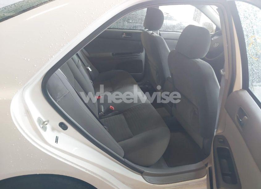 Photo 8 of 2005 Toyota Camry LE (VIN 4T1BE32K95U633618)