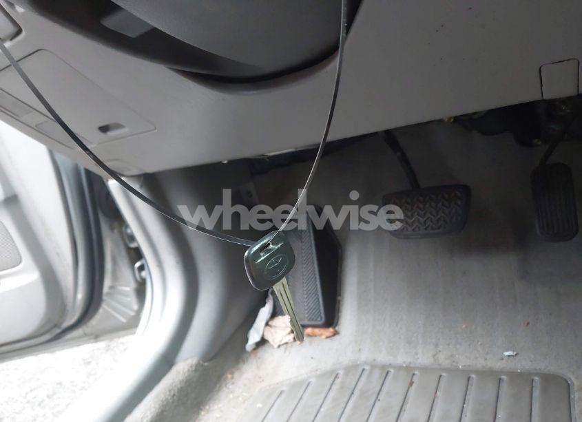 Photo 11 of 2005 Toyota Camry LE (VIN 4T1BE32K95U952355)