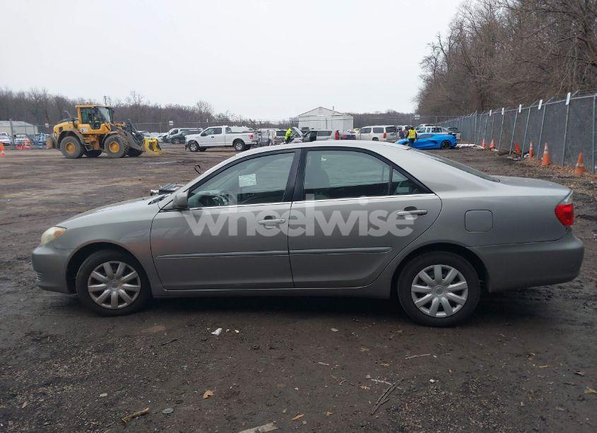 Photo 14 of 2005 Toyota Camry LE (VIN 4T1BE32K95U952355)