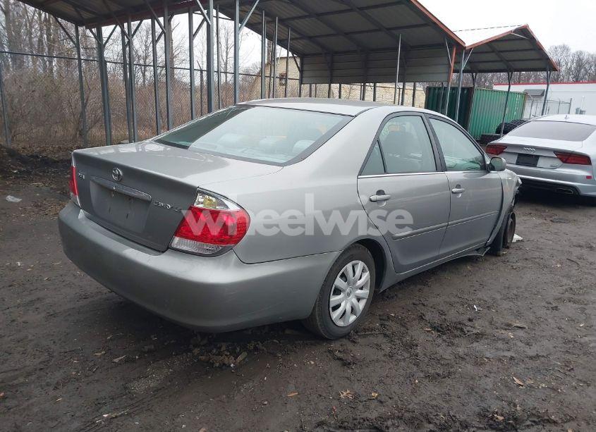 Photo 4 of 2005 Toyota Camry LE (VIN 4T1BE32K95U952355)