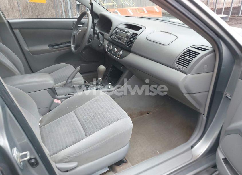 Photo 5 of 2005 Toyota Camry LE (VIN 4T1BE32K95U952355)