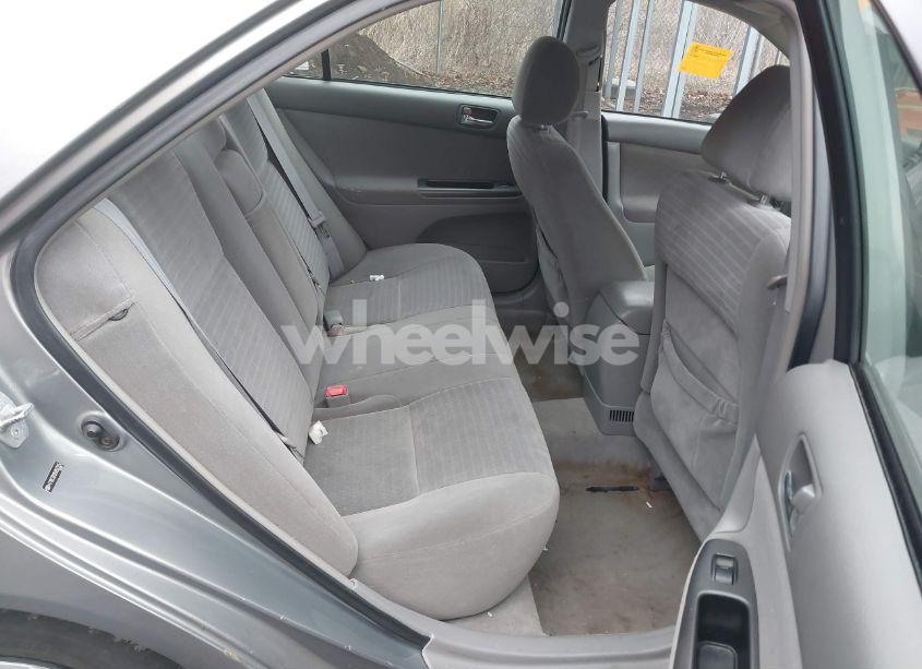 Photo 8 of 2005 Toyota Camry LE (VIN 4T1BE32K95U952355)