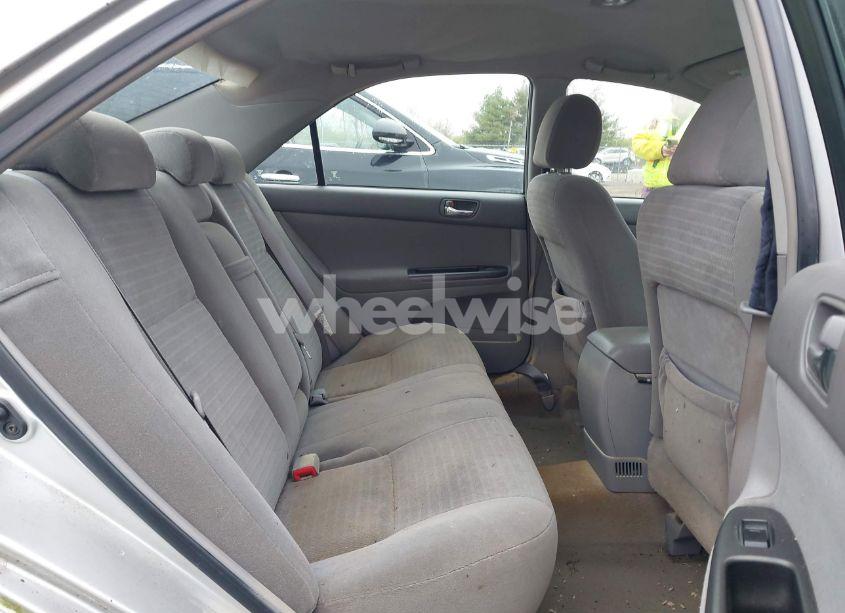 Photo 8 of 2005 Toyota Camry STD (VIN 4T1BE32K95U969317)