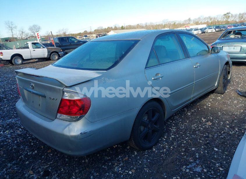 Photo 4 of 2005 Toyota Camry STD (VIN 4T1BE32K95U978017)