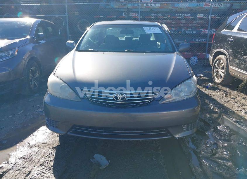 Photo 12 of 2005 Toyota Camry LE (VIN 4T1BE32K95U980351)