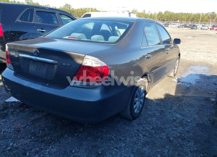 Photo 4 of 2005 Toyota Camry LE (VIN 4T1BE32K95U980351)