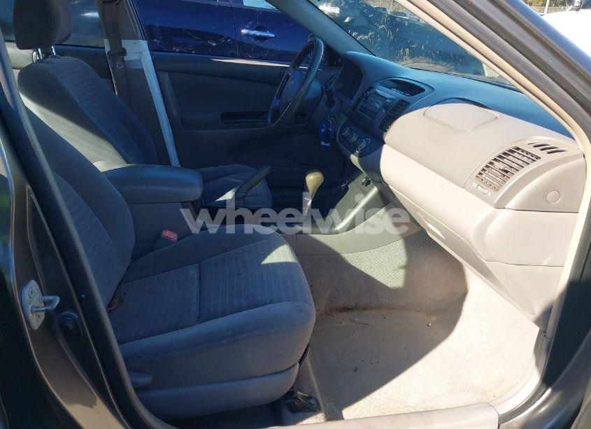 Photo 5 of 2005 Toyota Camry LE (VIN 4T1BE32K95U980351)