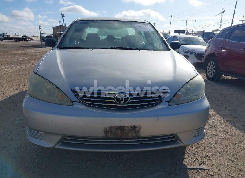 Photo 6 of 2005 Toyota Camry STD (VIN 4T1BE32K95U988174)