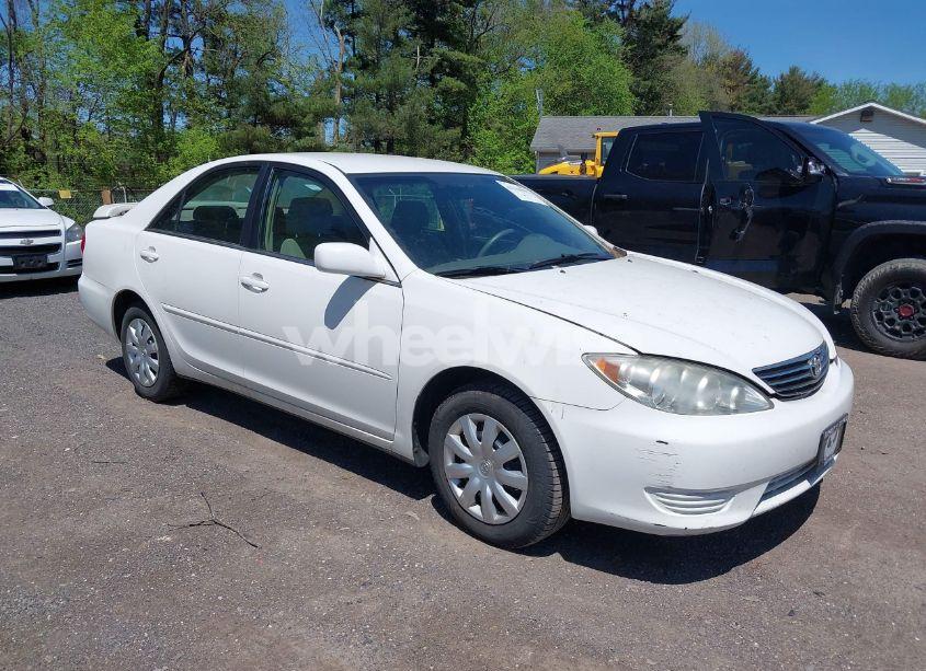 2006 Toyota Camry LE (VIN 4T1BE32K96U686000) main photo