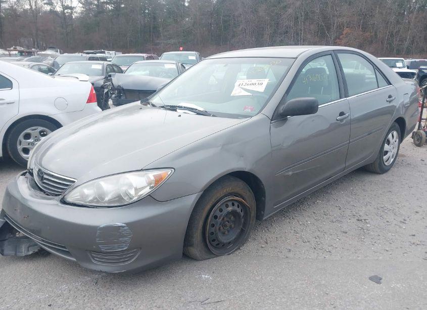 Photo 2 of 2006 Toyota Camry STD (VIN 4T1BE32K96U726561)