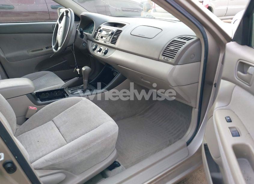 Photo 5 of 2002 Toyota Camry LE (VIN 4T1BE32KX2U023271)