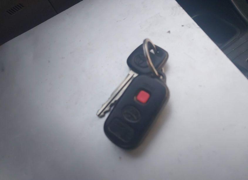 Photo 11 of 2002 Toyota Camry LE (VIN 4T1BE32KX2U057260)