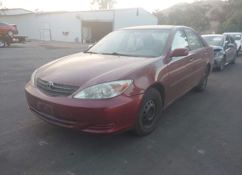 Photo 2 of 2002 Toyota Camry LE (VIN 4T1BE32KX2U057260)
