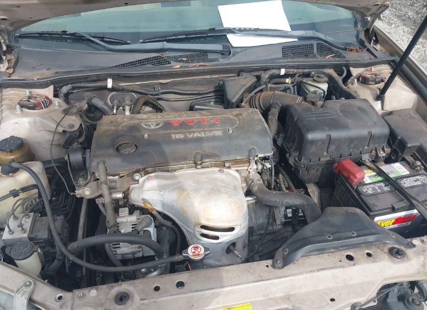 Photo 10 of 2002 Toyota Camry XLE (VIN 4T1BE32KX2U057839)