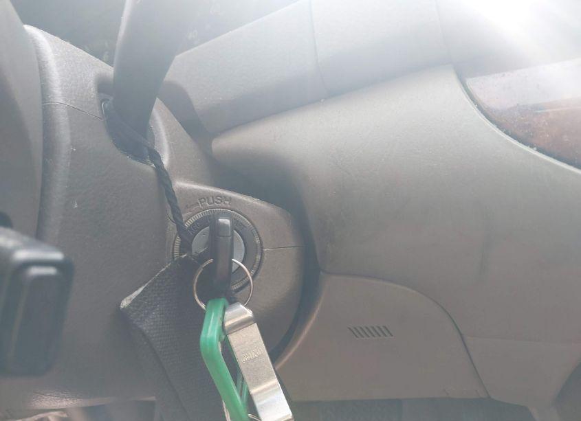 Photo 11 of 2002 Toyota Camry XLE (VIN 4T1BE32KX2U057839)