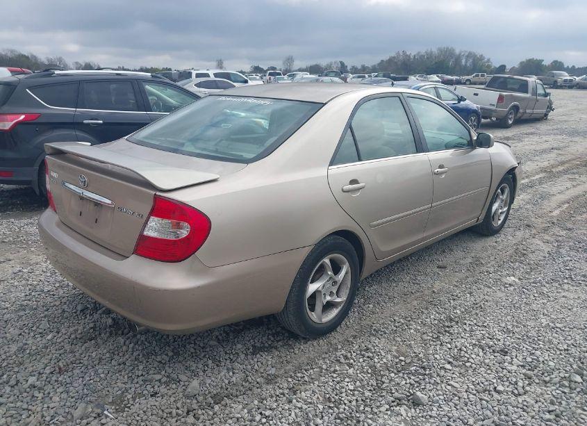 Photo 4 of 2002 Toyota Camry XLE (VIN 4T1BE32KX2U057839)