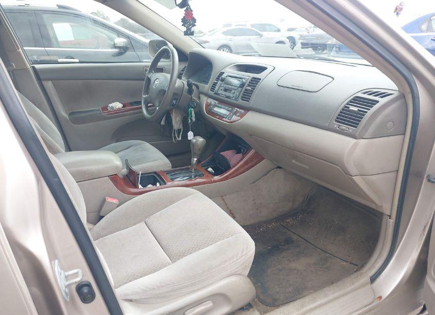 Photo 5 of 2002 Toyota Camry XLE (VIN 4T1BE32KX2U057839)