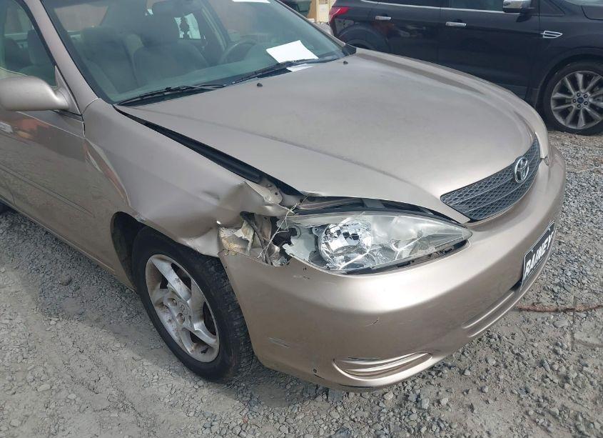 Photo 6 of 2002 Toyota Camry XLE (VIN 4T1BE32KX2U057839)