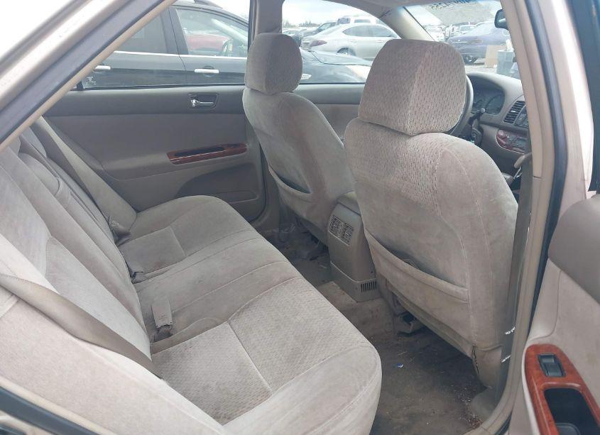 Photo 8 of 2002 Toyota Camry XLE (VIN 4T1BE32KX2U057839)