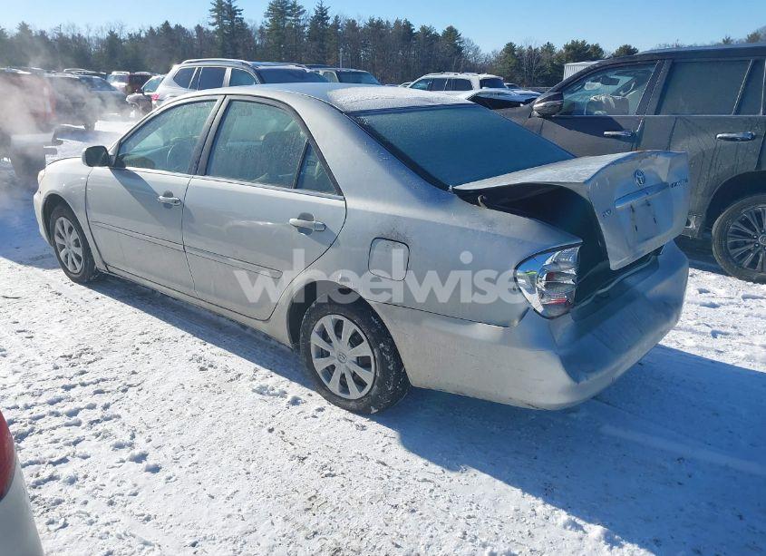 Photo 3 of 2002 Toyota Camry LE (VIN 4T1BE32KX2U072051)