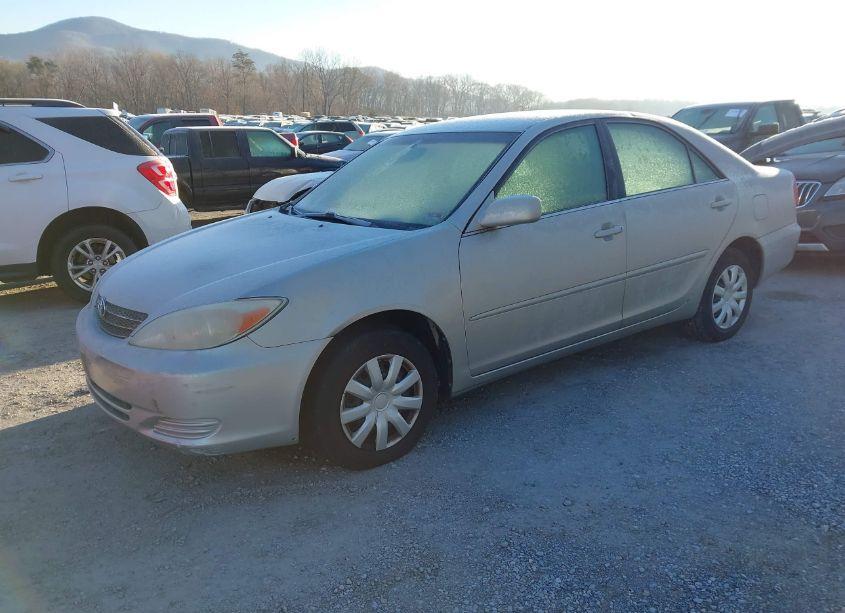 Photo 2 of 2002 Toyota Camry LE (VIN 4T1BE32KX2U089030)