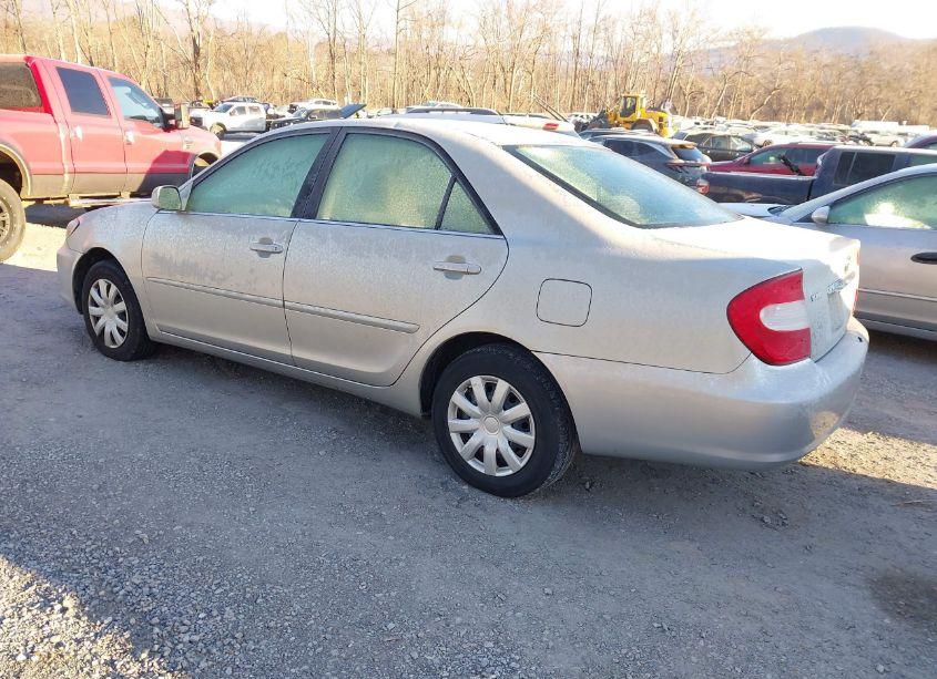 Photo 3 of 2002 Toyota Camry LE (VIN 4T1BE32KX2U089030)