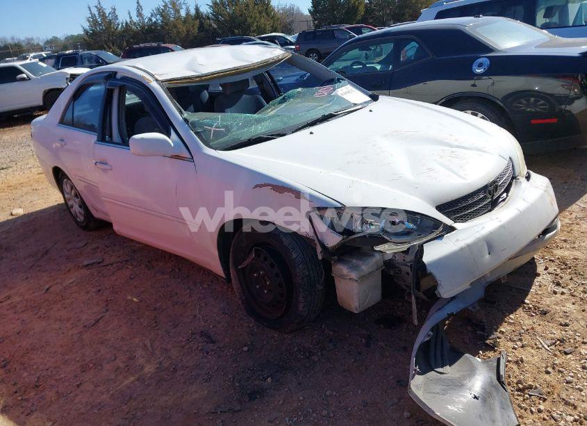 2002 Toyota Camry LE (VIN 4T1BE32KX2U094065) main photo