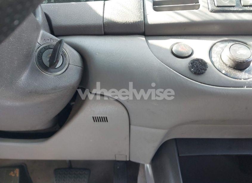 Photo 11 of 2002 Toyota Camry LE (VIN 4T1BE32KX2U094065)