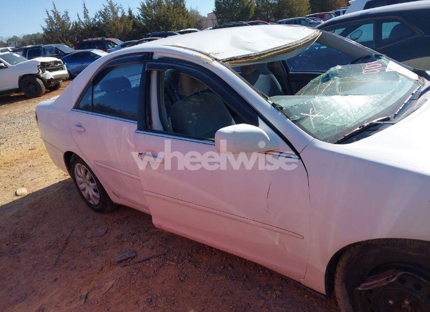 Photo 13 of 2002 Toyota Camry LE (VIN 4T1BE32KX2U094065)